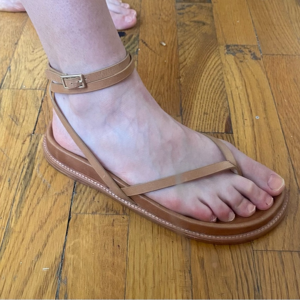 Moulded footbed flat leather sandals